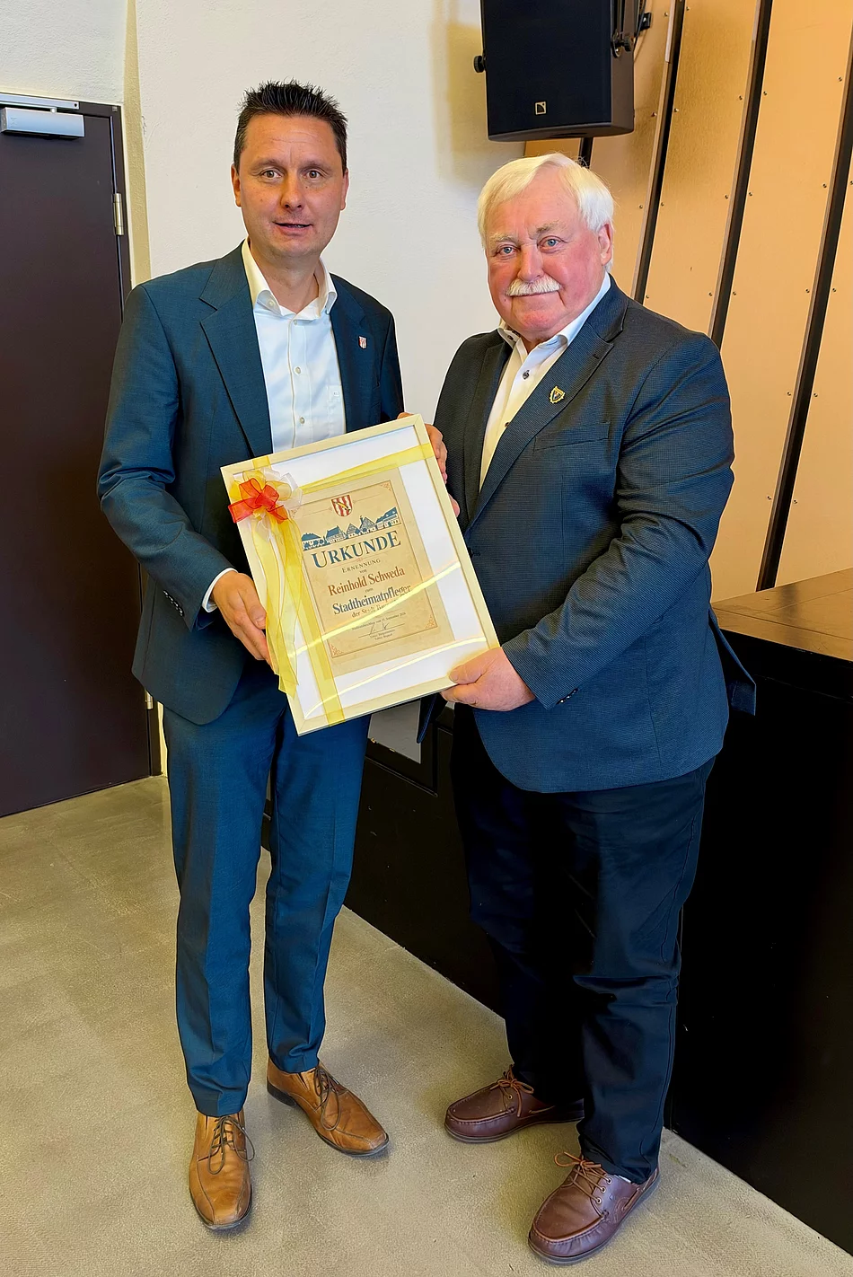 Bürgermeister Tobias Roppelt, Stadtheimatpfleger Reinhold Schweda