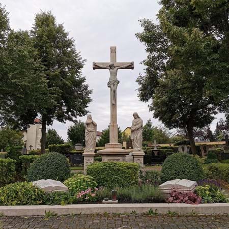 Prüfung der Standfestigkeit der Grabsteine auf allen Friedhöfen der VG Baunach